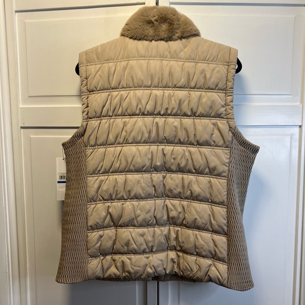 NWT Calvin Klein Tan Quilted Vest with Faux Fur Collar Size Women’s XL Color Tan - Picture 5 of 12